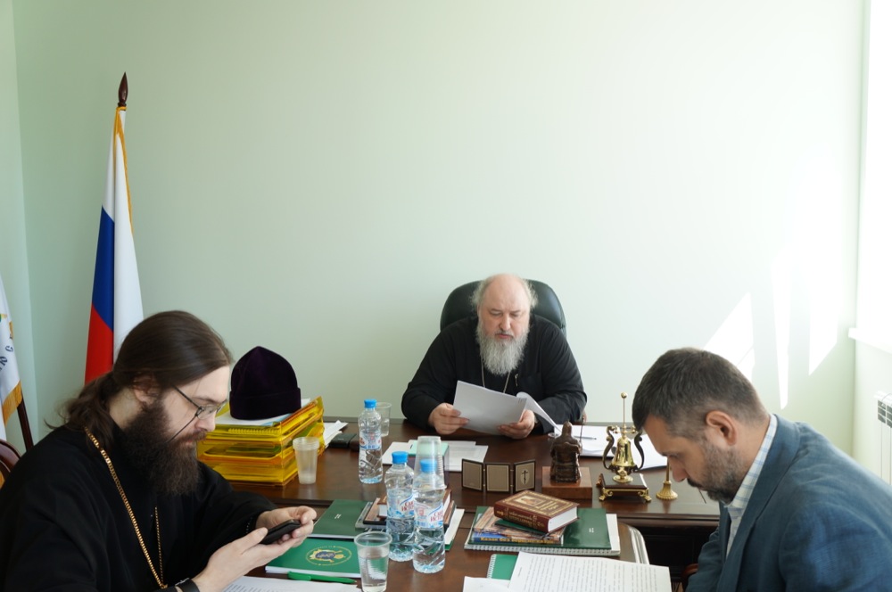 В Синодальном комитете состоялось рабочее совещание под председательством митрополита Кирилла DSC03304