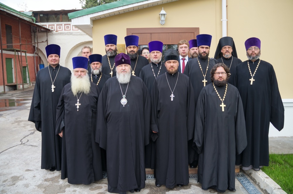 В Синодальном комитете по взаимодействию с казачеством состоялось заседание коллегии войсковых священников DSC03639